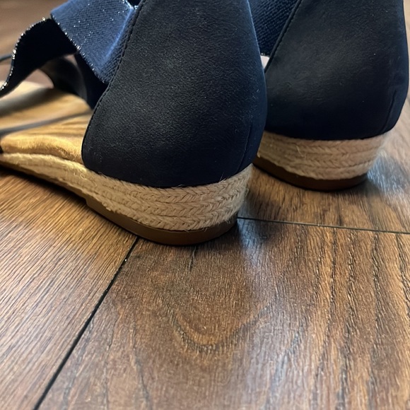 Impo stretch memory foam Roley sandal in Navy - Picture 5 of 8